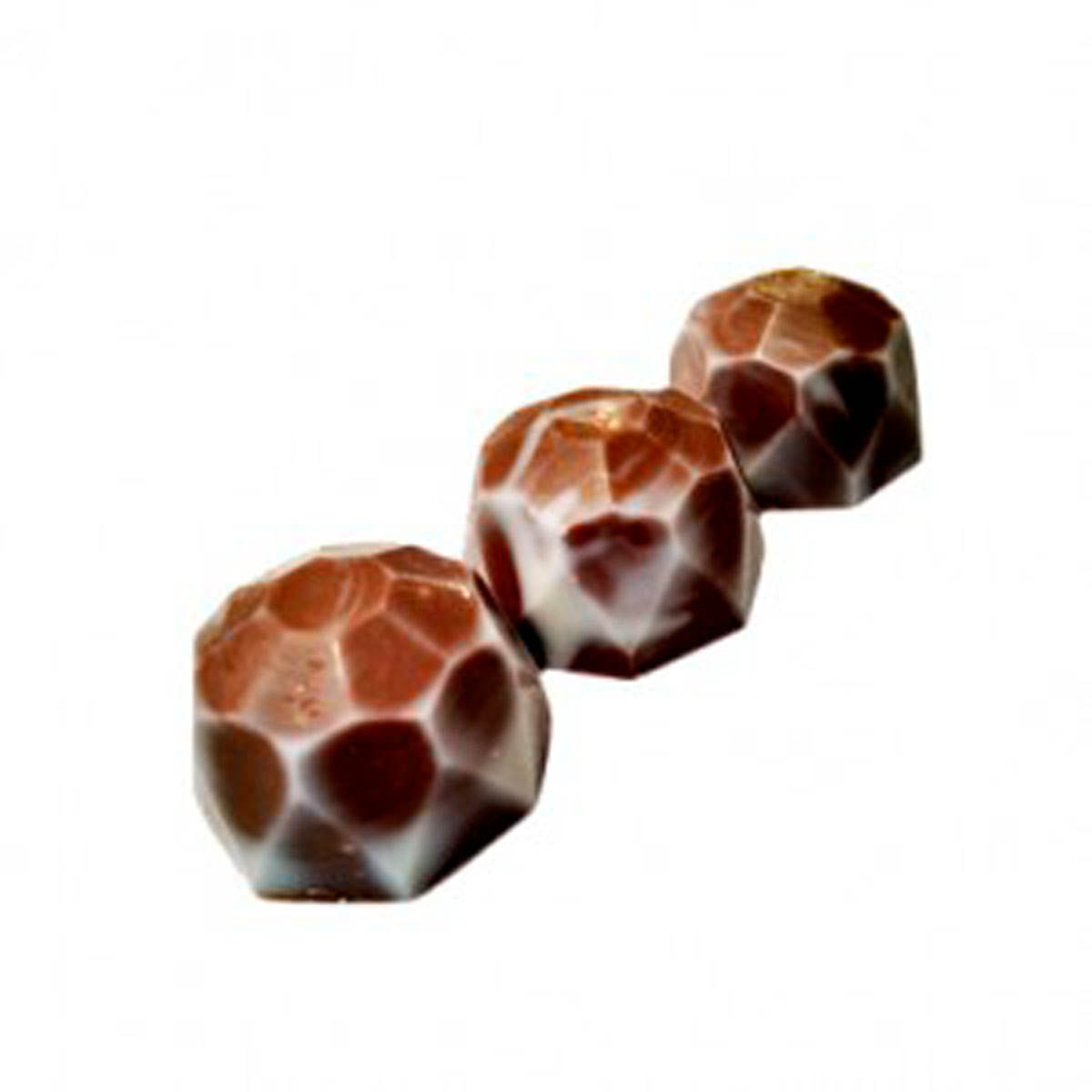 Chocolates Rellenos De Praline Y Almendra